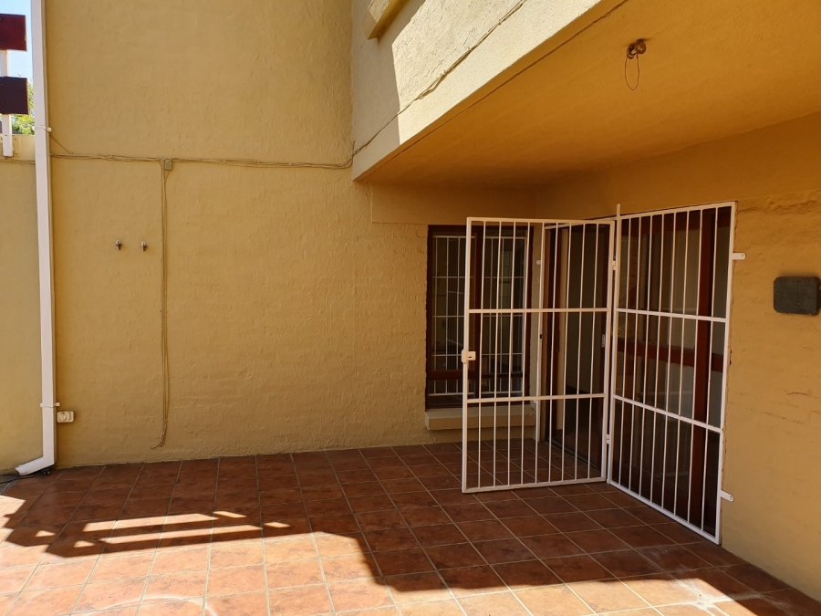 4 Bedroom Property for Sale in Hospitaalheuwel Free State